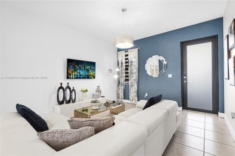 Condo in Doral, Florida, 2 bedrooms  № 1696607 - photo 8