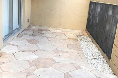 Copropriété à louer à Plantation, Floride: 2 chambres, 117.06 m2 № 2400869 - photo 5