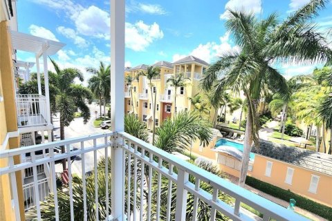 Touwnhouse à vendre à Lighthouse Point, Floride: 2 chambres, 132.85 m2 № 2187446 - photo 3