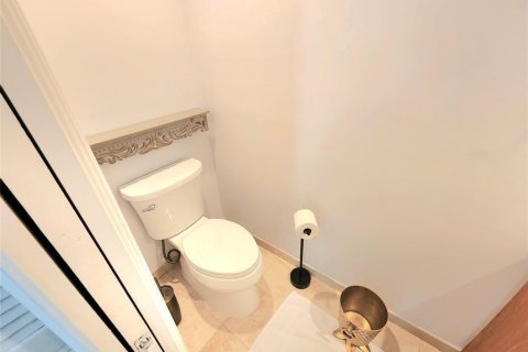 Touwnhouse à vendre à Lighthouse Point, Floride: 2 chambres, 132.85 m2 № 2187446 - photo 16