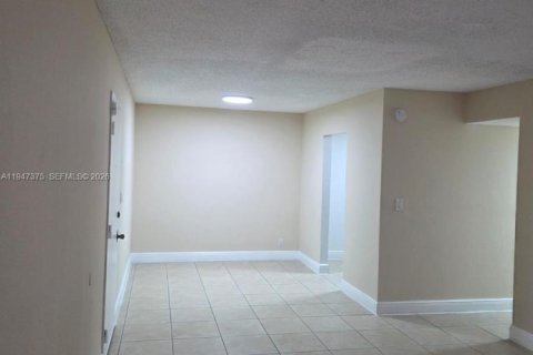 Copropriété à vendre à Doral, Floride: 1 chambre, 75.25 m2 № 2005367 - photo 6
