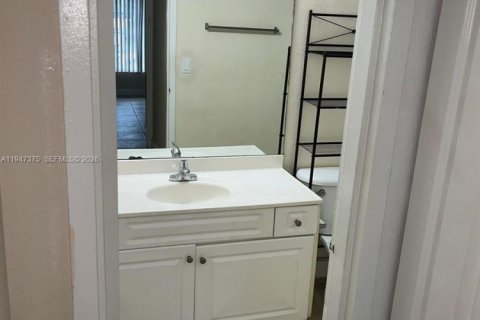 Copropriété à vendre à Doral, Floride: 1 chambre, 75.25 m2 № 2005367 - photo 10