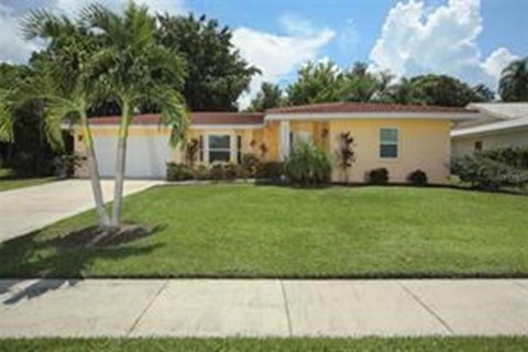 Casa en alquiler en Sarasota, Florida, 3 dormitorios, 181.16 m2 № 1401754 - foto 1