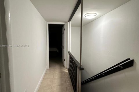 Купить кондоминиум в Майами, Флорида 2 спальни, 105.91м2, № 2044128 - фото 12