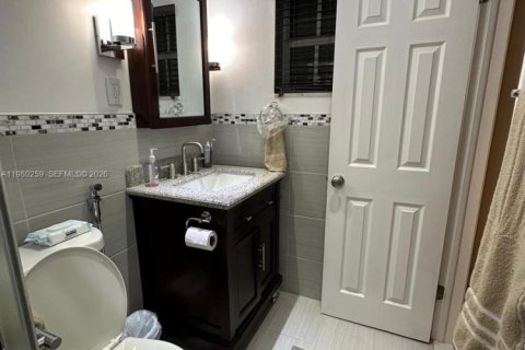 Купить кондоминиум в Майами, Флорида 2 спальни, 105.91м2, № 2044128 - фото 15