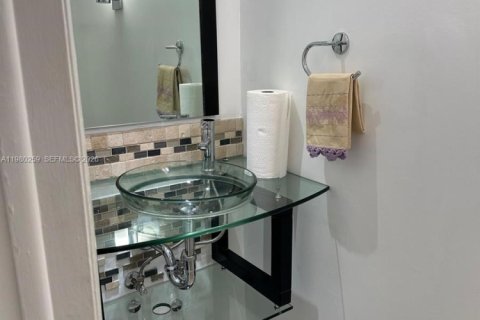 Купить кондоминиум в Майами, Флорида 2 спальни, 105.91м2, № 2044128 - фото 4