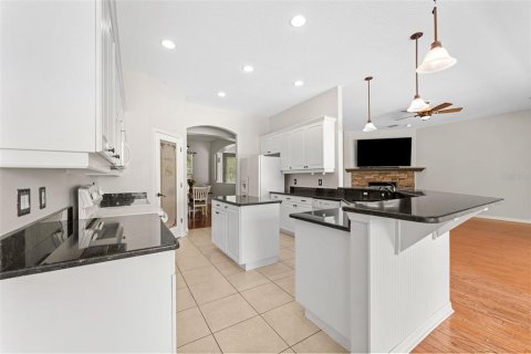 House in Fish Hawk, Florida 5 bedrooms, 287.81 sq.m. № 1815835 - photo 13