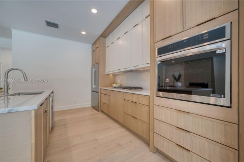 Купить виллу или дом в Палм-Бич-Гарденс, Флорида 3 спальни, 219.16м2, № 2027181 - фото 29