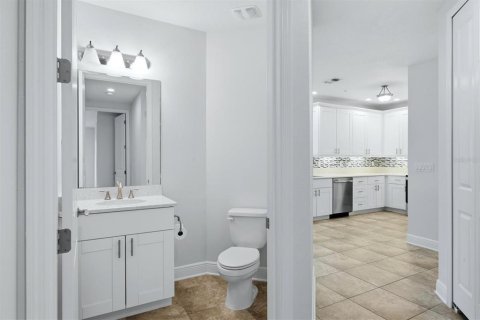 Condo in Bradenton, Florida, 3 bedrooms № 2393466 - photo 30