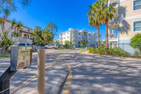 Condo in Bradenton, Florida, 3 bedrooms № 2393466 - photo 2