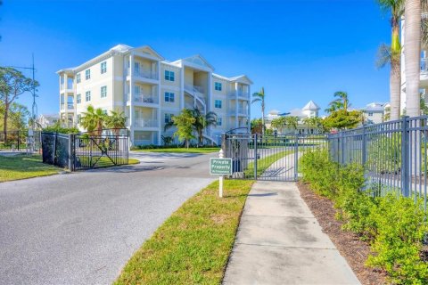 Condo in Bradenton, Florida, 3 bedrooms № 2393466 - photo 3