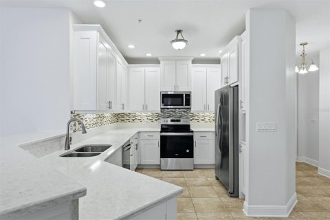 Condo in Bradenton, Florida, 3 bedrooms № 2393466 - photo 16