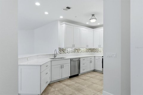 Condo in Bradenton, Florida, 3 bedrooms № 2393466 - photo 18