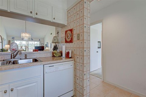 Condo in Venice, Florida, 2 bedrooms  № 1571929 - photo 22