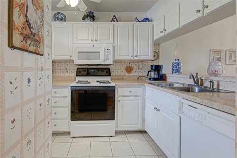 Condo in Venice, Florida, 2 bedrooms  № 1571929 - photo 19