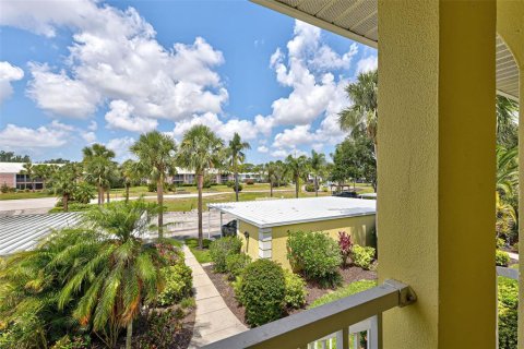 Condo in Venice, Florida, 2 bedrooms  № 1571929 - photo 6