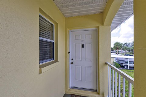 Condo in Venice, Florida, 2 bedrooms  № 1571929 - photo 5