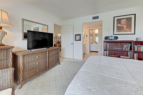Condo in Venice, Florida, 2 bedrooms  № 1571929 - photo 10