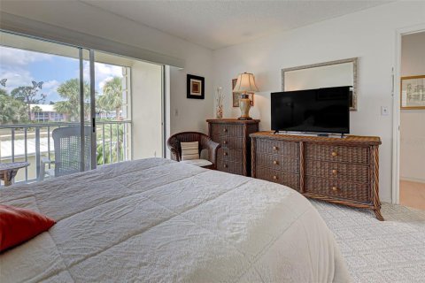 Condo in Venice, Florida, 2 bedrooms  № 1571929 - photo 9