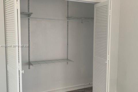 Снять в аренду кондоминиум в Норт-Майами-Бич, Флорида 2 спальни, 76.92м2, № 1983574 - фото 11