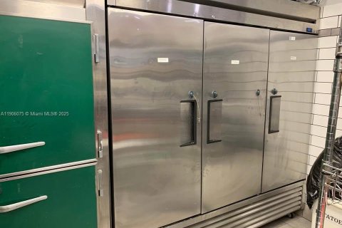 Commercial property in Boca Raton, Florida № 1963571 - photo 5