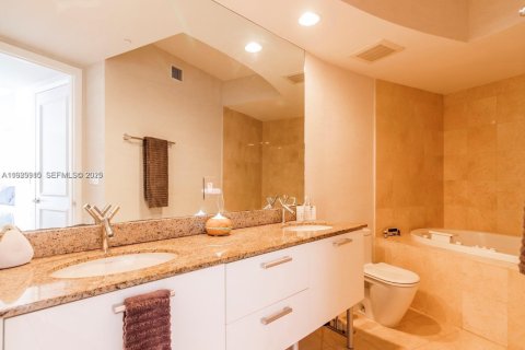 Снять в аренду кондоминиум в Санни-Айлс-Бич, Флорида 2 спальни, 120.87м2, № 1988964 - фото 13