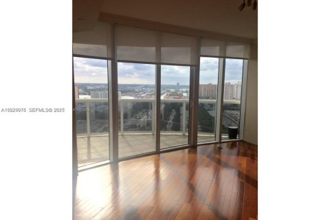 Снять в аренду кондоминиум в Санни-Айлс-Бич, Флорида 2 спальни, 120.87м2, № 1988964 - фото 5