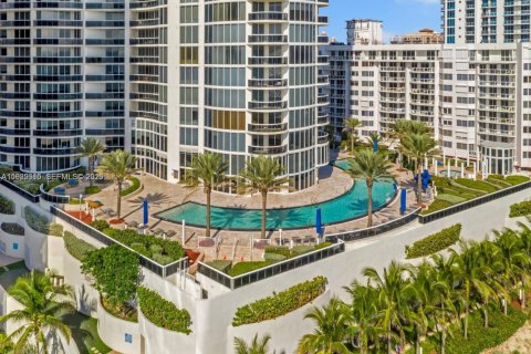 Снять в аренду кондоминиум в Санни-Айлс-Бич, Флорида 2 спальни, 120.87м2, № 1988964 - фото 18