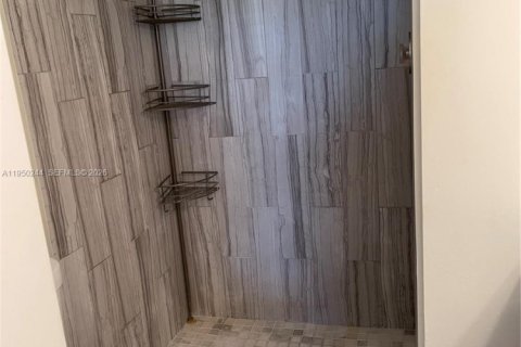 Снять в аренду кондоминиум в Дейви, Флорида 3 спальни, 102.19м2, № 2006950 - фото 3