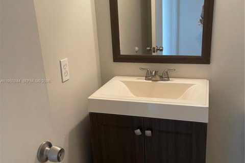 Снять в аренду кондоминиум в Дейви, Флорида 3 спальни, 102.19м2, № 2006950 - фото 7