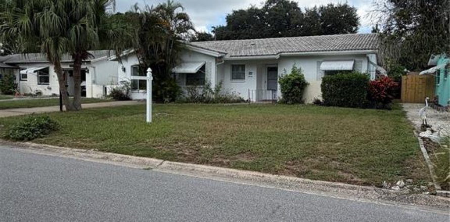 Villa ou maison à Clearwater, Floride 2 chambres, 159.33 m2 № 2325175