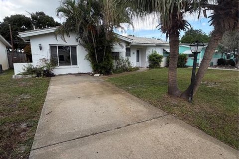 Villa ou maison à vendre à Clearwater, Floride: 2 chambres, 159.33 m2 № 2325175 - photo 3