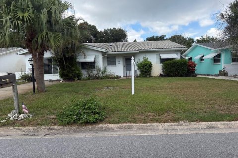 Villa ou maison à vendre à Clearwater, Floride: 2 chambres, 159.33 m2 № 2325175 - photo 2