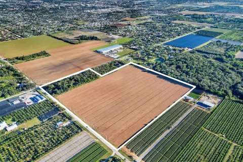 Propiedad comercial en venta en Homestead, Florida № 1959378 - foto 1