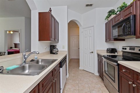 Condominio en alquiler en Kissimmee, Florida, 2 dormitorios, 94.95 m2 № 226887 - foto 3
