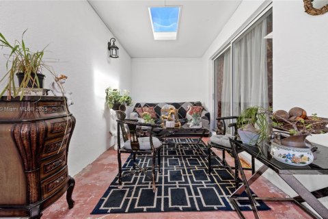 Villa ou maison à vendre à Miami, Floride: 3 chambres, 130.34 m2 № 1888028 - photo 5
