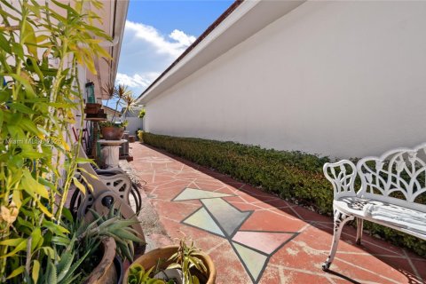 Villa ou maison à vendre à Miami, Floride: 3 chambres, 130.34 m2 № 1888028 - photo 22