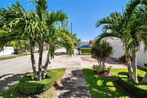 Villa ou maison à vendre à Miami, Floride: 3 chambres, 130.34 m2 № 1888028 - photo 27