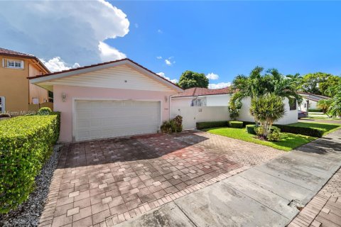 Villa ou maison à vendre à Miami, Floride: 3 chambres, 130.34 m2 № 1888028 - photo 1
