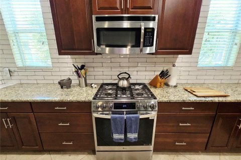 House in Venice, Florida 2 bedrooms, 192.21 sq.m. № 2231732 - photo 9