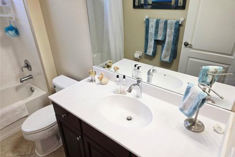 House in Venice, Florida 2 bedrooms, 192.21 sq.m. № 2231732 - photo 27