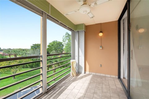 Condominio en venta en Pembroke Pines, Florida, 2 dormitorios, 107.77 m2 № 2032756 - foto 12