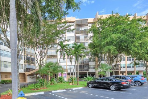 Condominio en venta en Pembroke Pines, Florida, 2 dormitorios, 107.77 m2 № 2032756 - foto 17