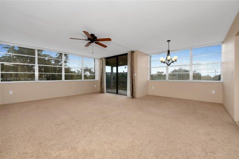 Condominio en venta en Pembroke Pines, Florida, 2 dormitorios, 107.77 m2 № 2032756 - foto 5