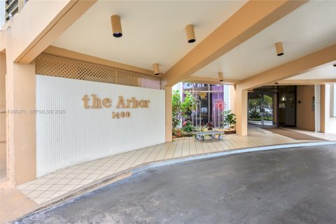 Condominio en venta en Pembroke Pines, Florida, 2 dormitorios, 107.77 m2 № 2032756 - foto 15