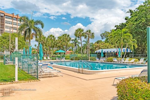 Condominio en venta en Pembroke Pines, Florida, 2 dormitorios, 107.77 m2 № 2032756 - foto 18