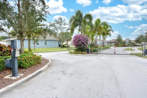 Villa ou maison à vendre à Fort Pierce, Floride: 3 chambres, 142.51 m2 № 862847 - photo 1