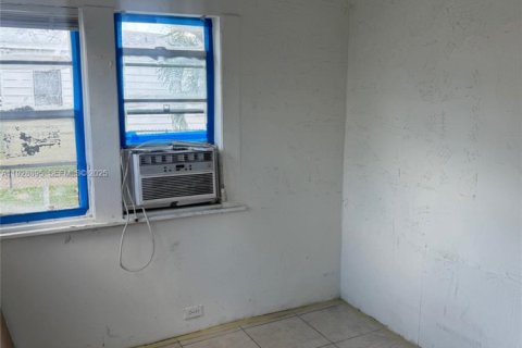 Propiedad comercial en venta en Hollywood, Florida № 1987322 - foto 11