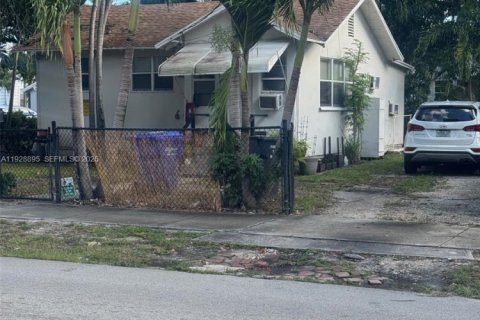 Propiedad comercial en venta en Hollywood, Florida № 1987322 - foto 6