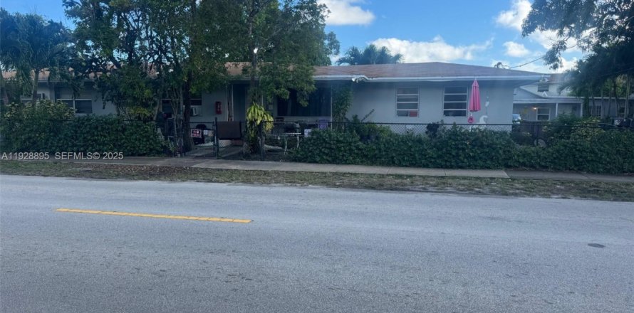 Propiedad comercial en Hollywood, Florida № 1987322